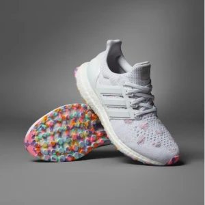 Chính hãng Size 38.75 ( gần 39), Giày thể thao nữ siêu êm Adidas Ultraboost 1.0, trắng Auth
