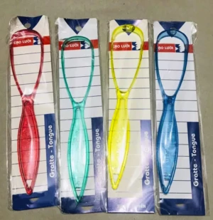 Dụng cụ cạo lưỡi bằng nhựa nhỏ gọn tiện lợi