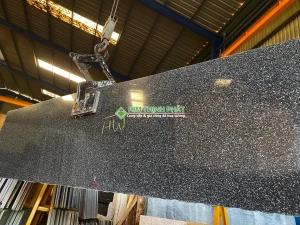 Giá Đá Đen Bông Lài