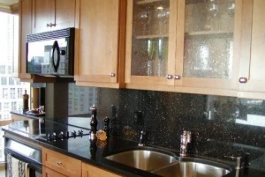 Đá bàn bếp kim sa trung