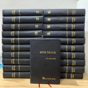 Sách Kinh Thánh bản dịch mới khổ 14cm x 21 cm