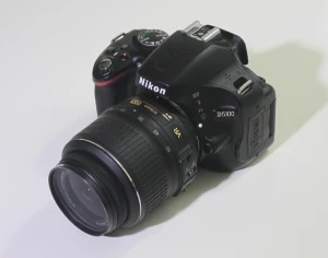 Nikon D5100 len kit 18-55mm VR