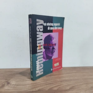 Hemingway và những người đi qua đời ông