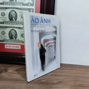 Sách Ảo Ảnh Những Cuộc Phiêu Lưu Của Một Gã Cứu Thế Bất Đắc Dĩ