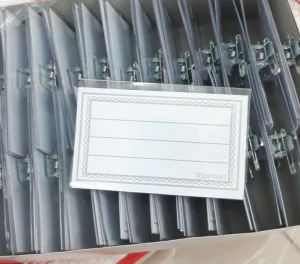 Bảng tên nhỏ kim kẹp ngang