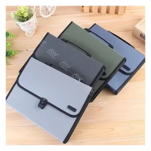 Cặp tài liệu quai sách sần Deli 5556 | chiết khấu tới 20%