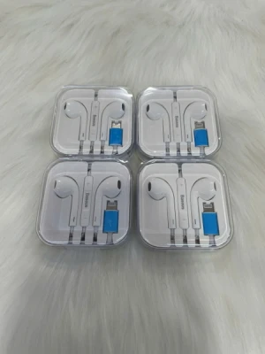 Tai nghe dây baseus đầu lighting