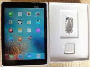 iPad Air 16GB WiFi của Apple Màu xám không gian (Được phục hồi)