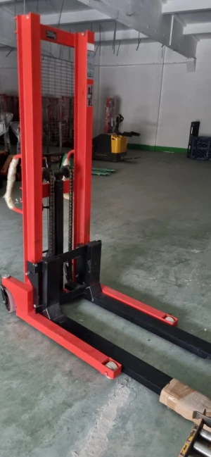 Xe nâng tay cao model CTY-A2.0 tải trọng 2000kg hãng NIULI