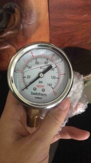 Đồng hồ áp suất có dầu bền đẹp
