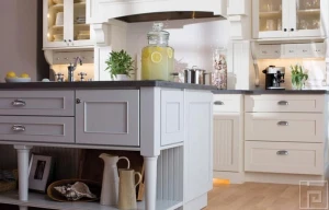 TỦ BẾP GỖ TỰ NHIÊN TBTN06