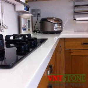 Bàn Bếp Đá Nhân Tạo Trắng Ngọc Mianma