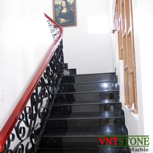 Cầu thang đá granite đen