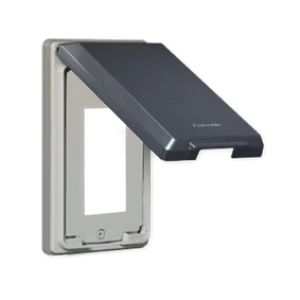 Mặt 3 thiết bị có nắp che mưa Panasonic