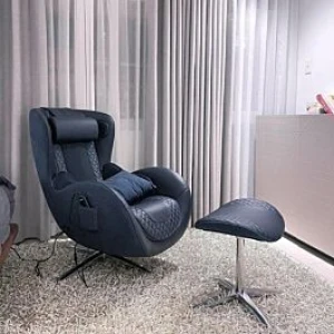 Ghế massage cao cấp Nouhaus Classic with Ottoman