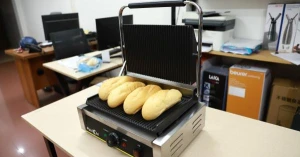 Máy kẹp bánh mì công nghiệp Punichi PU-861 ép 4 cái