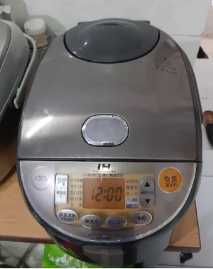 Nồi cơm điện nội địa nhật Zojirushi NP - VD18