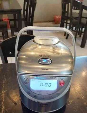 NỒI CƠM nội địa nhật TOSHIBA HÚT CHÂN KHÔNG 3 ĐÈN 2 VÒI 1L