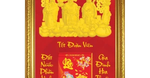 4 Mẫu Lịch Gỗ Chữ Lớn Cao Cấp 2025 Khung Đơn Vàng Dán Chữ Nổi (48x73 cm) - Tết Đoàn Viên