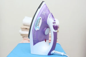 Bàn ủi hơi nước Electrolux ESI4015