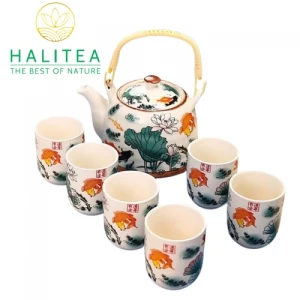 Bộ Ấm Trà Sứ Quai Xách Có Lưới Lọc Họa Tiết Sen Cá 900ml