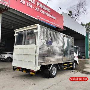 JAC N200S E5 Thùng Kín 1.9 Tấn Gắn Bửng Nâng Hạ