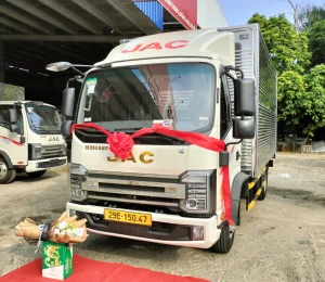JAC N250S Pro E5 2.5 Tấn Thùng Kín 4.46m, Động Cơ Cummins