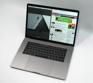 Macbook Pro 2017 MPXW2 - I5 3.1Ghz /Ram 16GB/ SSD 256GB/ Màn Hình 13.3