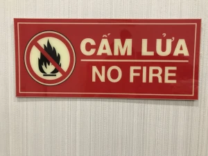 Bảng cấm lửa dạ quang