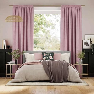 Tạo điểm nhấn cho căn phòng với rèm vải màu tím