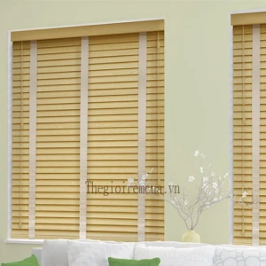 Mành nhựa giả gỗ che nắng cửa sổ văn phòng