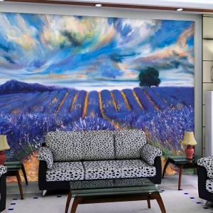 Màu tím đậm tân trang cửa sổ với rèm cuốn in tranh