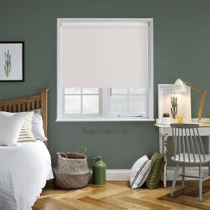 Rèm cuốn cửa sổ phòng ngủ ấm cúng sang trọng