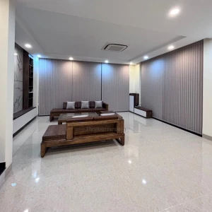 Rèm lá dọc phòng khách căn hộ chung cư