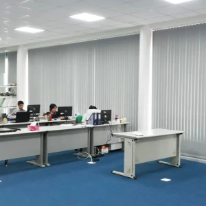 Rèm lá dọc văn phòng giá tốt, lắp đặt nhanh chóng