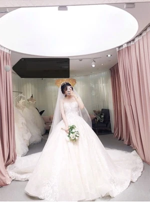 Rèm thay đồ cửa hàng áo cưới