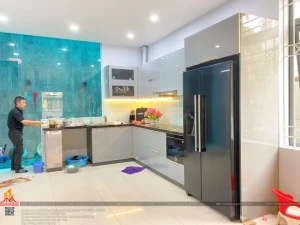 Bàn giao tủ bếp inox cánh kính chữ L nhà anh Thắng, Thanh Trì