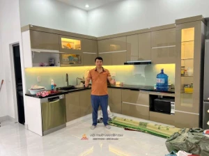 Bàn giao tủ bếp nhựa picomat cánh acrylic nhà chị Dung, Đằng Hải, Hải Phòng
