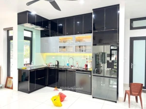 Thi công tủ bếp inox cánh kính chữ L nhà anh Mạnh, Thanh Oai, Hà Nội