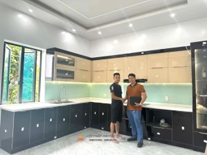 Thi công tủ bếp inox cánh kính nhà anh Kiên, Kiến Xương, Thái Bình