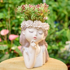 Cô Gái Đội Vòng Nguyệt Quế