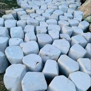 Đá Thạch Anh Trắng Nguyên Khối Tự Nhiên Màu Sứ