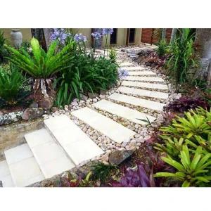 Mẫu Tiểu Cảnh Bước Dạo Sân Vườn Đẹp 2 Bên Nhà Phố