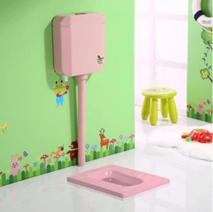 Xí xổm trẻ em màu hồng