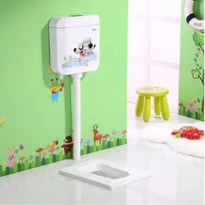 Xí xổm trẻ em màu trắng