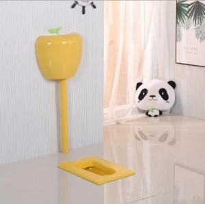 Xí xổm trẻ em màu vàng