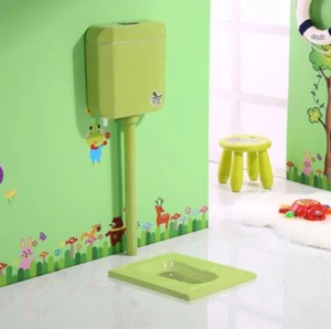 Xí xổm trẻ em màu xanh lá