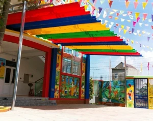 Bạt Che Nắng Mưa Cho Trường Học Dạng Xếp Lớp