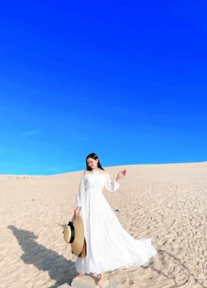 Đầm Maxi Bèo Tầng Trễ Vai Tay Bo Thun Trắng DT803