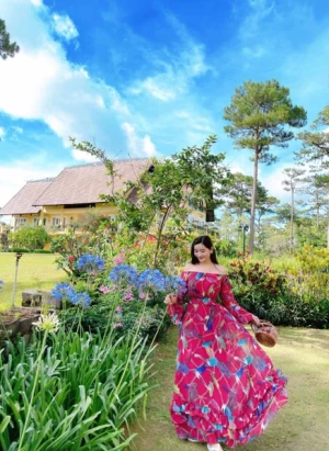 Đầm Maxi Hoa Trễ Vai Tay Loe Đỏ H0379